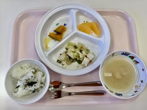 2月20日(月)の給食・おやつ