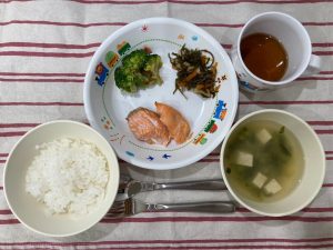 2月28日(火)の給食・おやつ