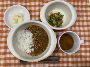 2月24日(金)の給食・おやつ