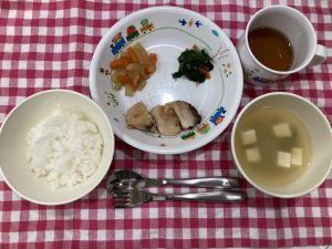 3月７日(火)の給食・おやつ