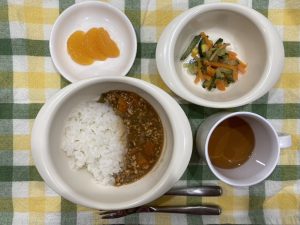 ３月２７日(月)の給食・おやつ