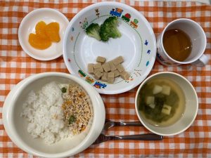 7月31日(月)の給食・おやつ