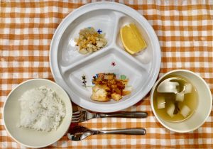8月24日(木)の給食・おやつ