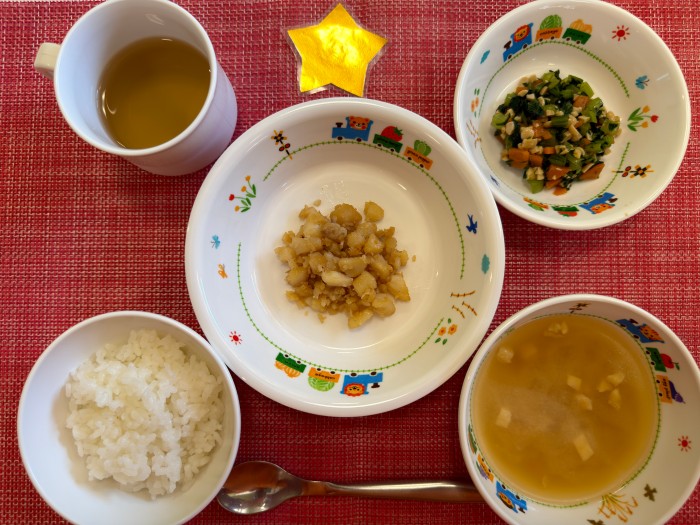 【10月8日㈭の給食・おやつ】