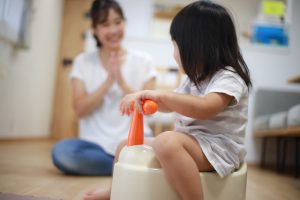 トイレトレーニングは焦らず親子と園で連携を