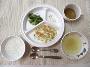 7月31日(月)の給食・おやつ