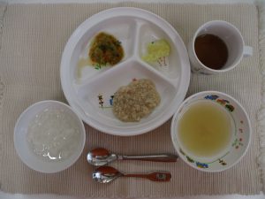 8月3日(木)の給食・おやつ