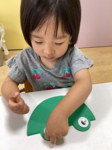 園ブログ　りんご組の製作🍎