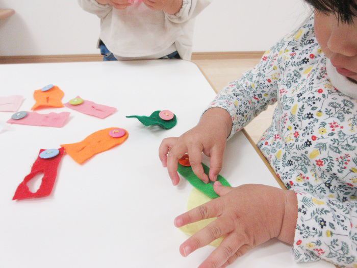 ボタンはめおもちゃ