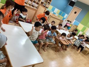 英語のカリキュラムとキャベツの収穫