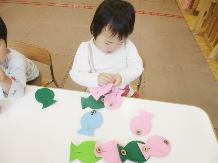 ボタンはめおもちゃ