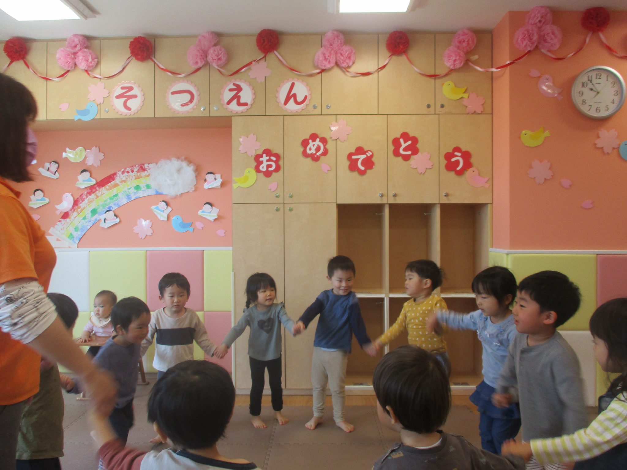 絵本紹介「はらぺこあおむし」