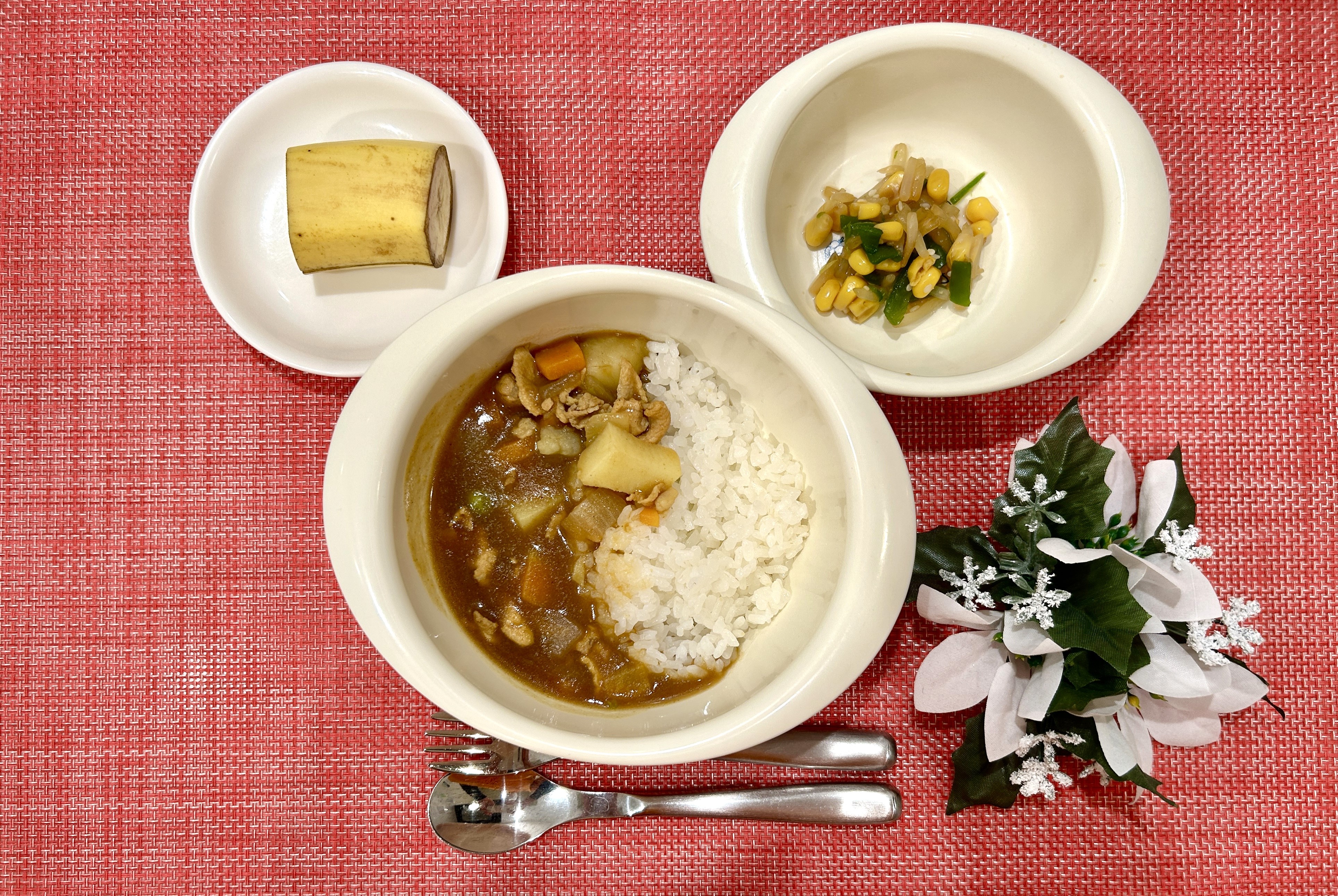 12月1日(金)の給食・おやつ