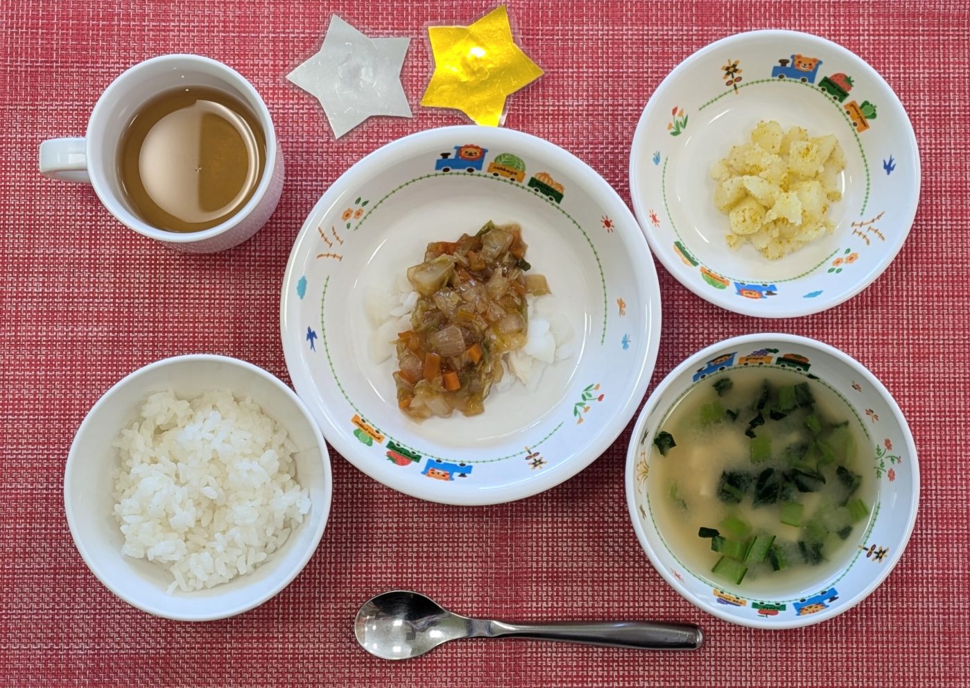 【2月28日㈮の給食・おやつ】