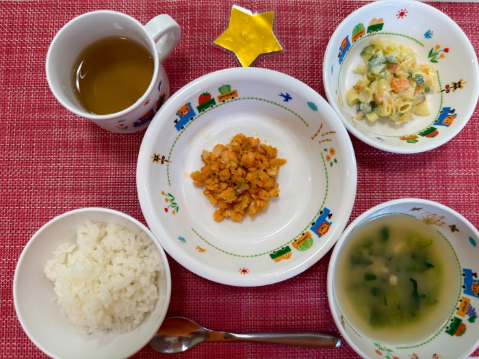 【9月8日㈫の給食・おやつ】